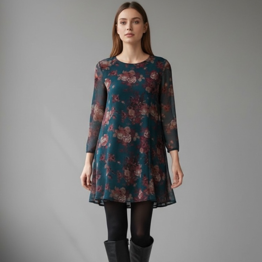 Kimchi Blue Urban Outfitters Floral
Long-sleeve Flowy Dress Medium